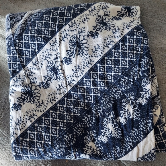 3/$25 Maxi Skirt PXL Blue/White - Picture 3 of 5